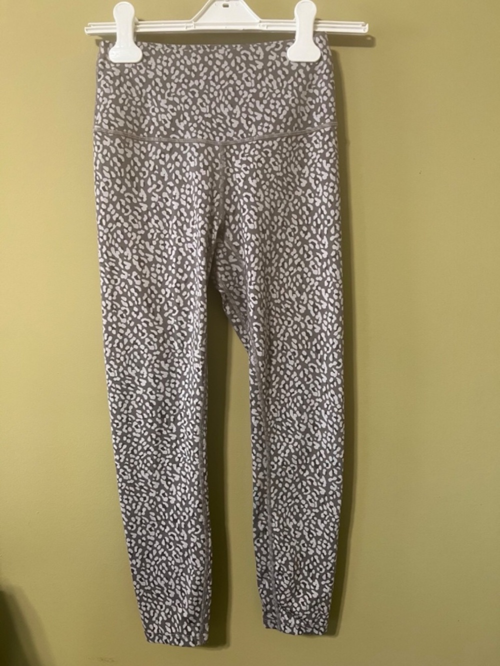 Varley Leggings Animal Print Various Shades of Gray Size Small